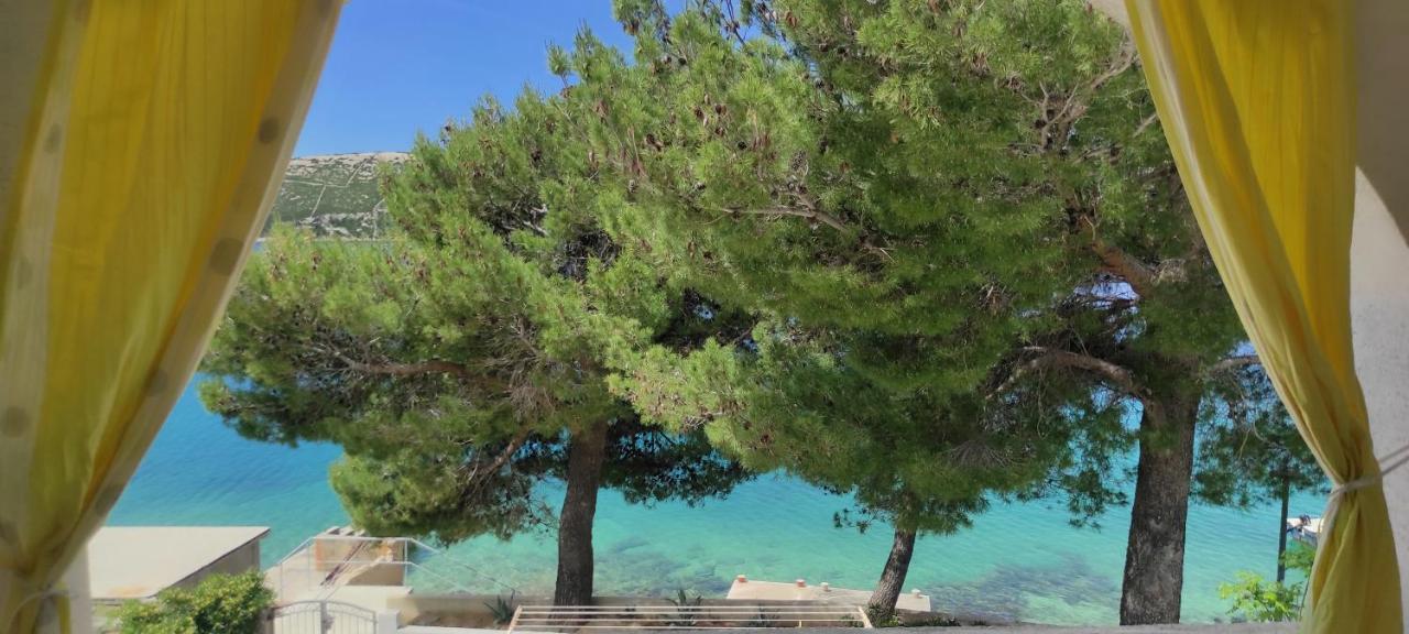 Sea Breeze Apartments With Private Beach And Boat Anchorage Stara Novalja Luaran gambar