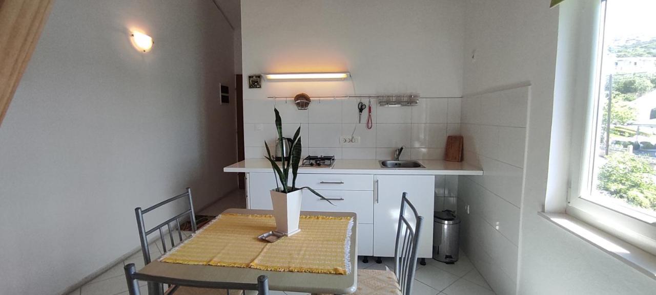 Sea Breeze Apartments With Private Beach And Boat Anchorage Stara Novalja Luaran gambar