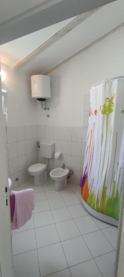 Sea Breeze Apartments With Private Beach And Boat Anchorage Stara Novalja Luaran gambar