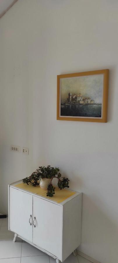 Sea Breeze Apartments With Private Beach And Boat Anchorage Stara Novalja Luaran gambar