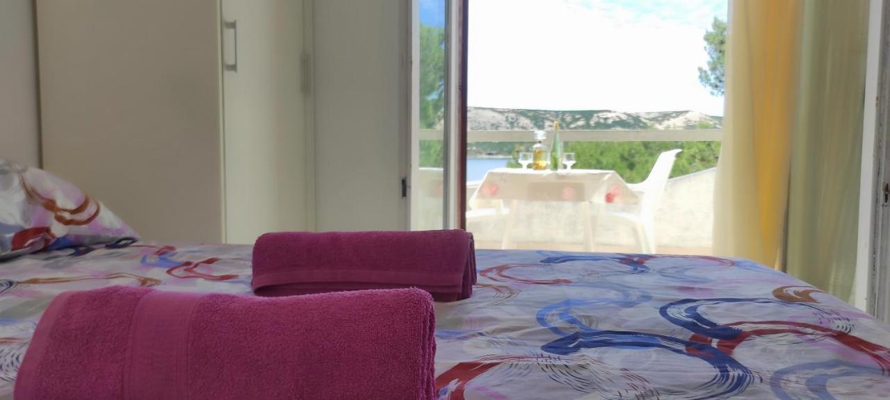 Sea Breeze Apartments With Private Beach And Boat Anchorage Stara Novalja Luaran gambar