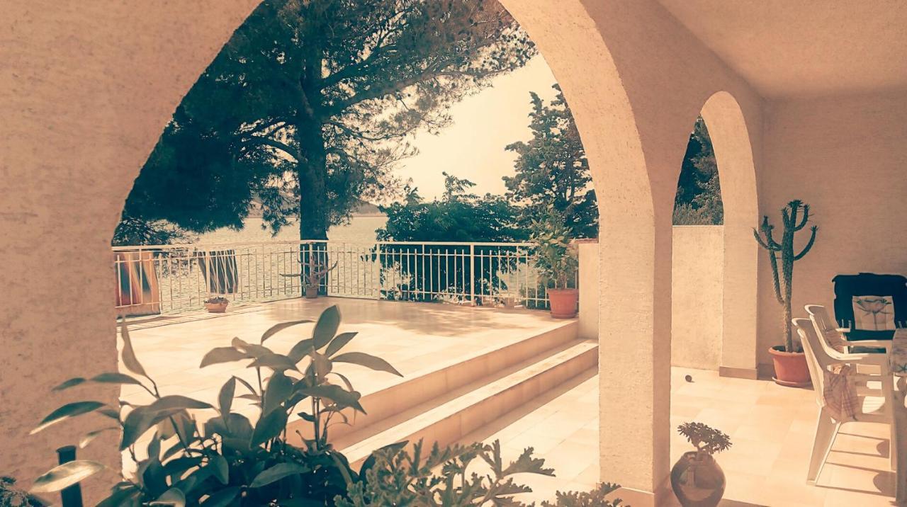 Sea Breeze Apartments With Private Beach And Boat Anchorage Stara Novalja Luaran gambar