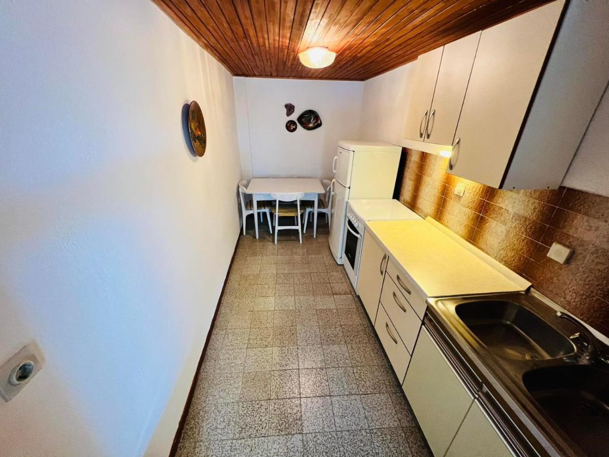 Sea Breeze Apartments With Private Beach And Boat Anchorage Stara Novalja Luaran gambar