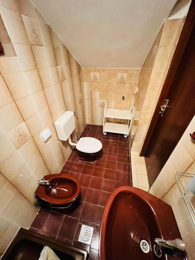 Sea Breeze Apartments With Private Beach And Boat Anchorage Stara Novalja Luaran gambar