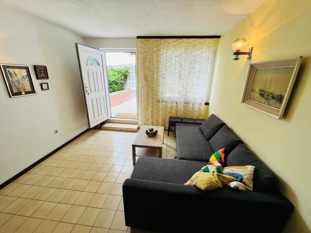Sea Breeze Apartments With Private Beach And Boat Anchorage Stara Novalja Luaran gambar