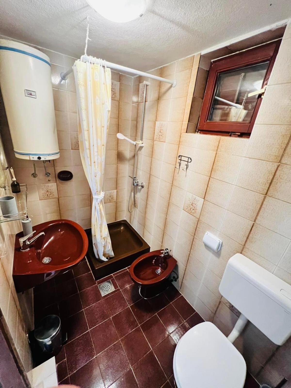 Sea Breeze Apartments With Private Beach And Boat Anchorage Stara Novalja Bilik gambar