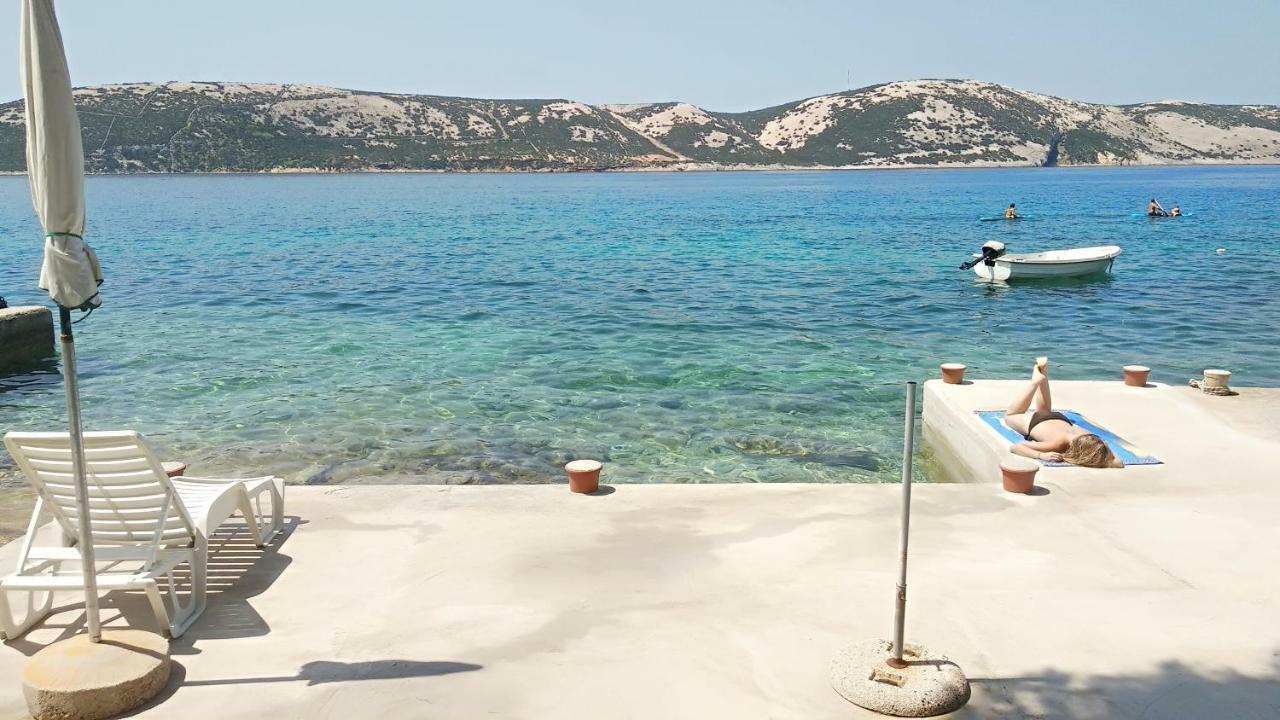 Sea Breeze Apartments With Private Beach And Boat Anchorage Stara Novalja Luaran gambar