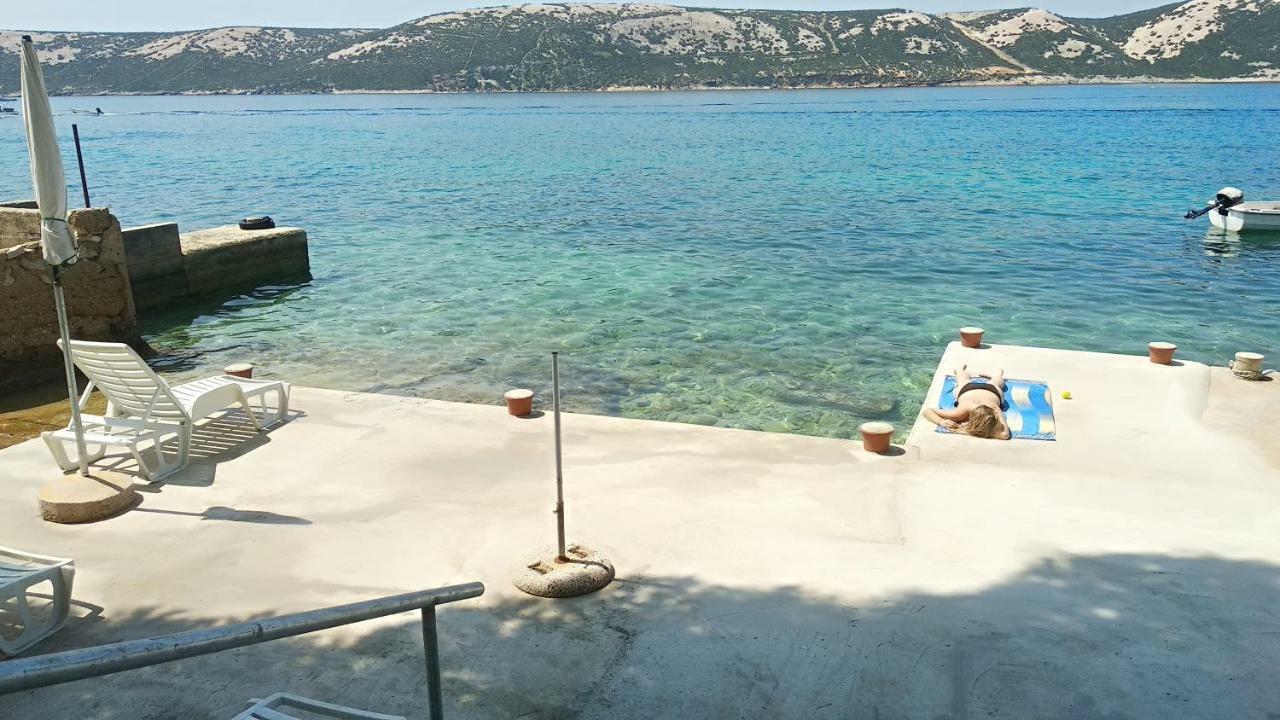 Sea Breeze Apartments With Private Beach And Boat Anchorage Stara Novalja Luaran gambar